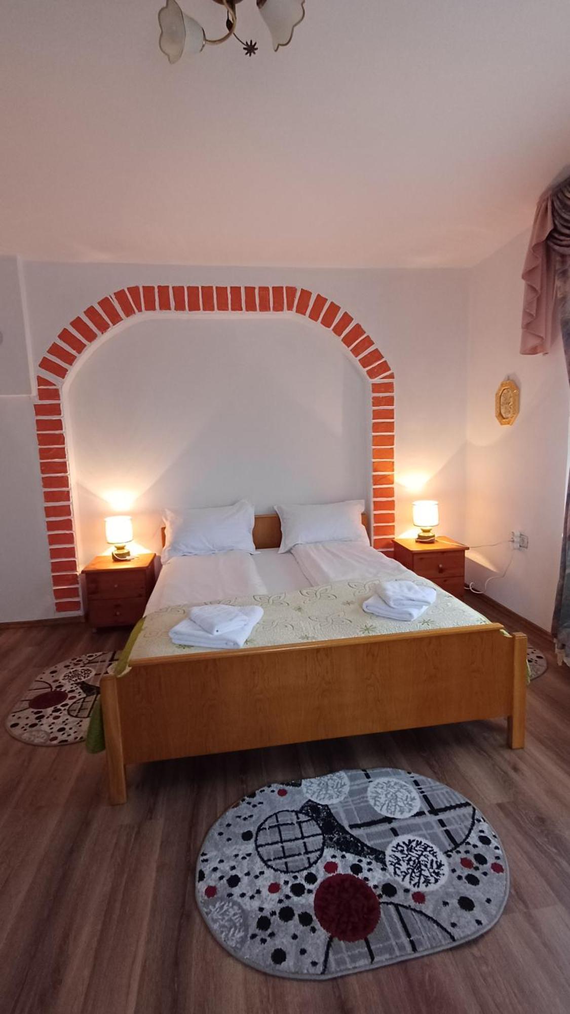 Pensjonat Casa Monica Dragus Zewnętrze zdjęcie